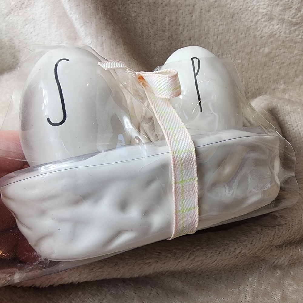 Rae Dunn White Ceramic Egg Salt And Pepper Shakers With Nest Tray New - Picture 2 of 11